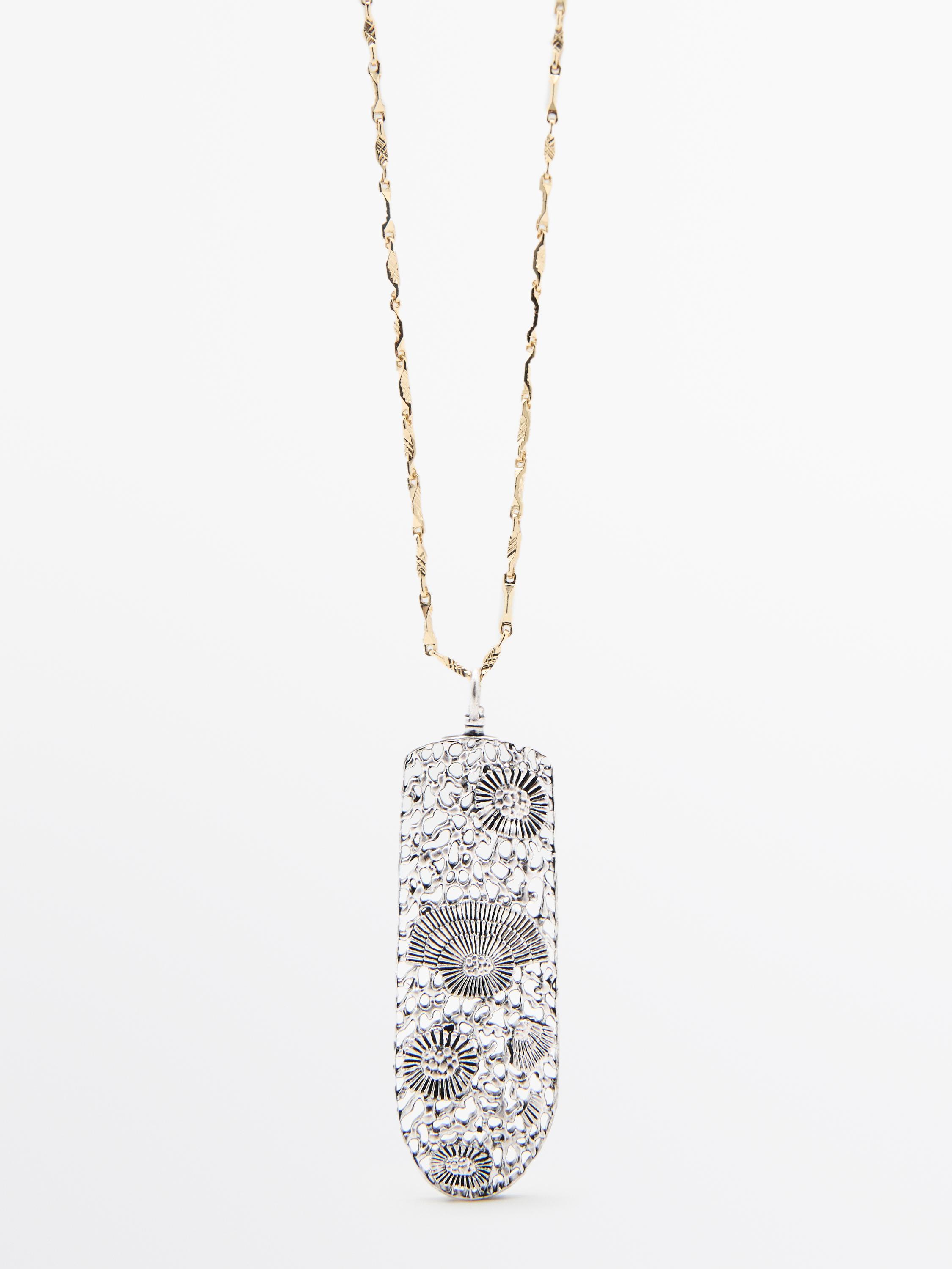 Pendant necklace with metal signet piece